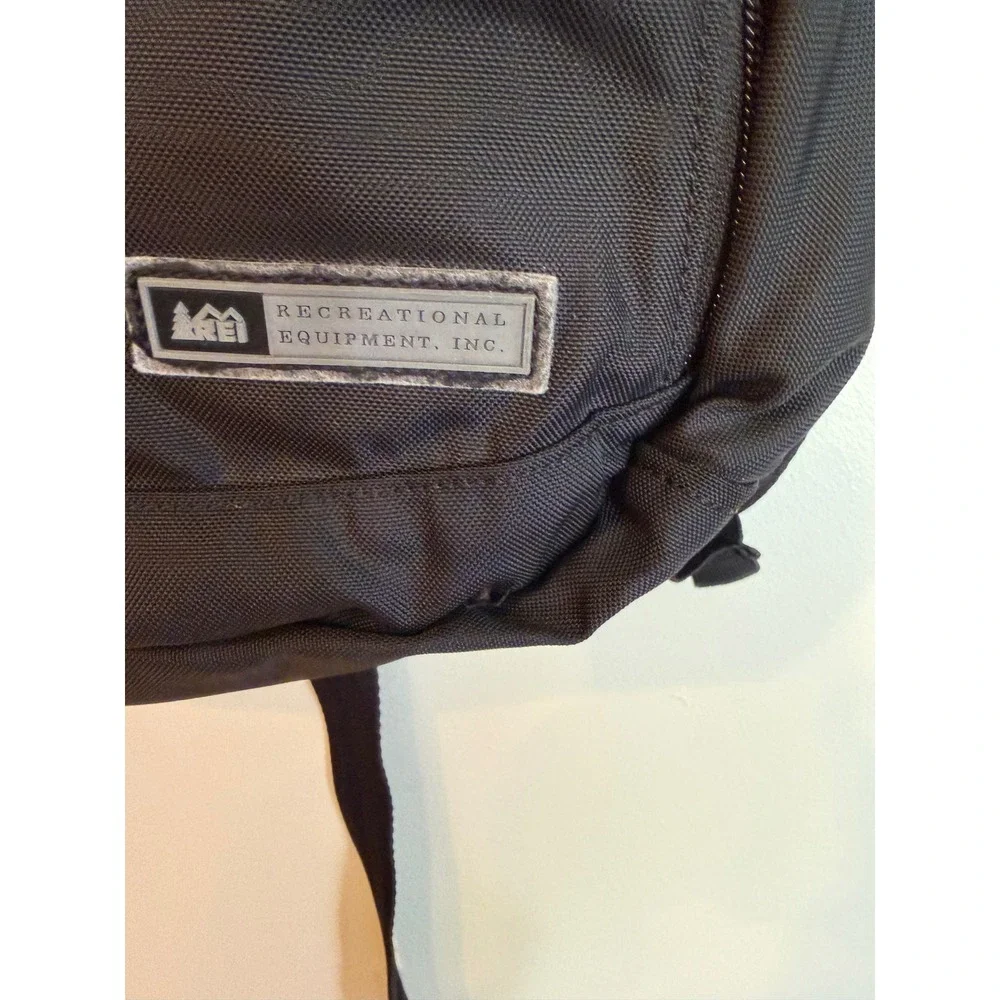 REI Recreational Equipment Inc Black Sling Bag Crossbody Shoulder Backpack